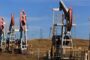 Сюжет дня: акции нефтяных компании в тренде из-за политики